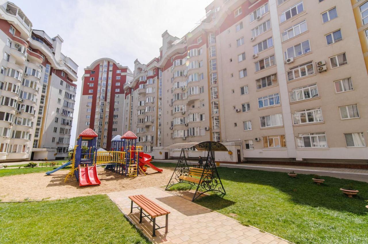 Ferienwohnung Luxrent Kischinau Exterior foto