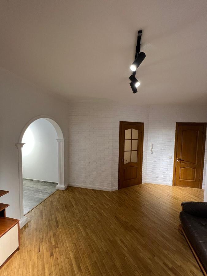 Ferienwohnung Luxrent Kischinau Exterior foto